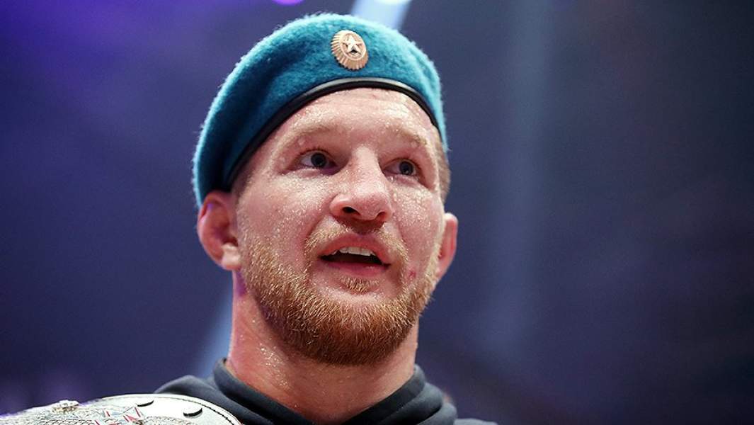 Боец смешанных единоборств Владимир Минеев