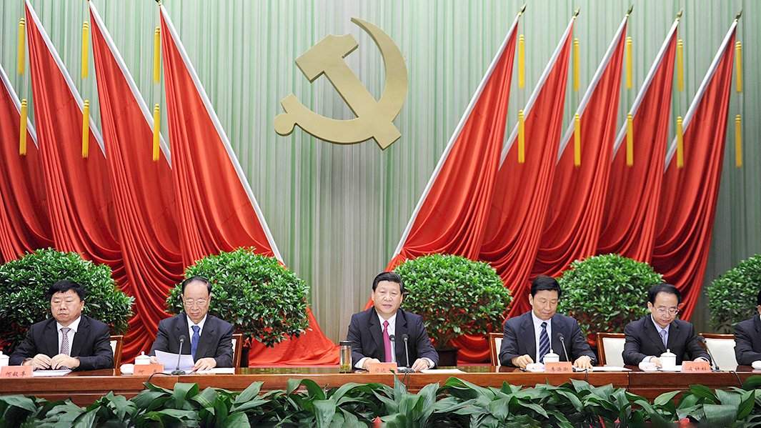 Заместитель председателя КНР Си Цзиньпин (в центре), 2012 год