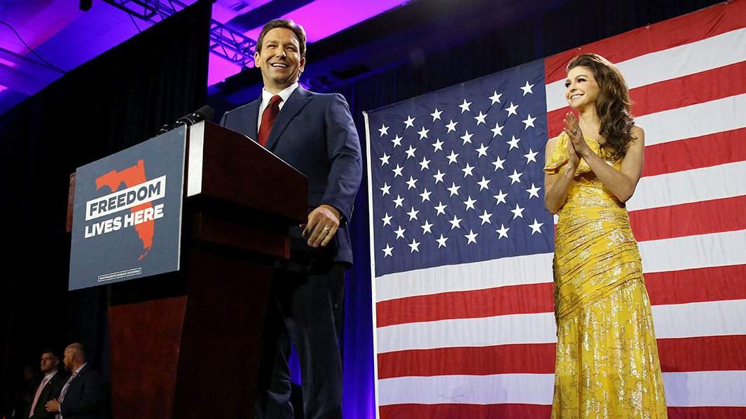 Губернатор Флориды республиканец Рон ДеСантис со своей женой Кейси 