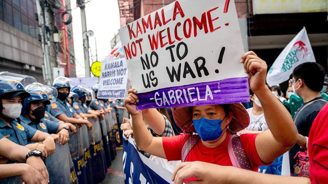 Акция протеста против визита вице-президента США Камалы Харрис на Филиппины в Маниле. 21 ноября 2022 года