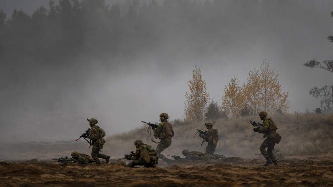 soldados del ejército de la OTAN