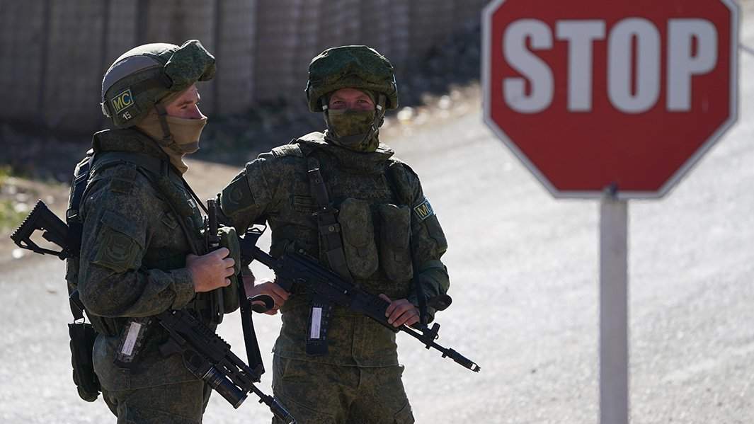 Российские миротворцы на блокпосту в Лачинском коридоре  Нагорного Карабаха