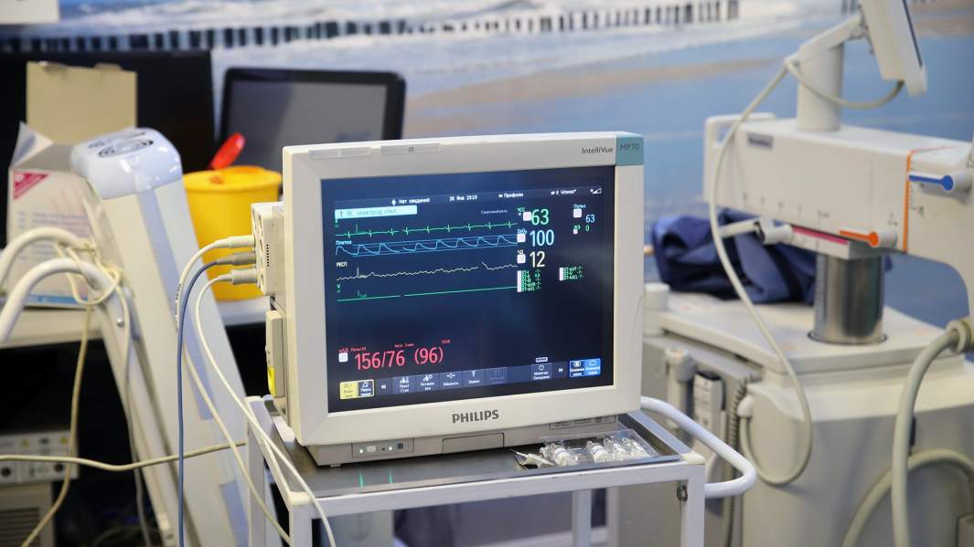 компьютер с данными экг