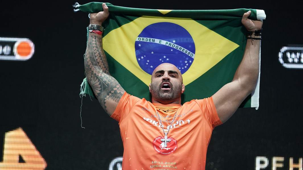 Фернандо Родригес во время церемонии взвешивания