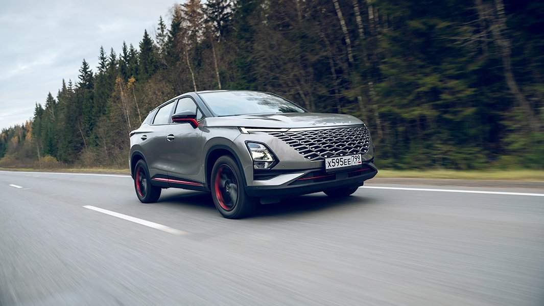 С места до 100 км/ч Omoda C5 разгоняется за 9,9 с. Максимальная скорость — 195 км/ч