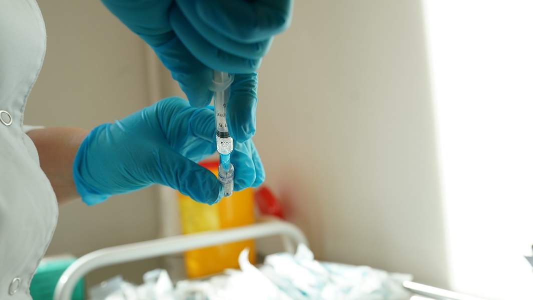 вакцина ампула коронавирус