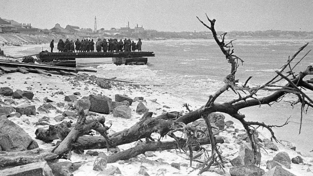 Сталинград, ноябрь 1942 года. На переправе