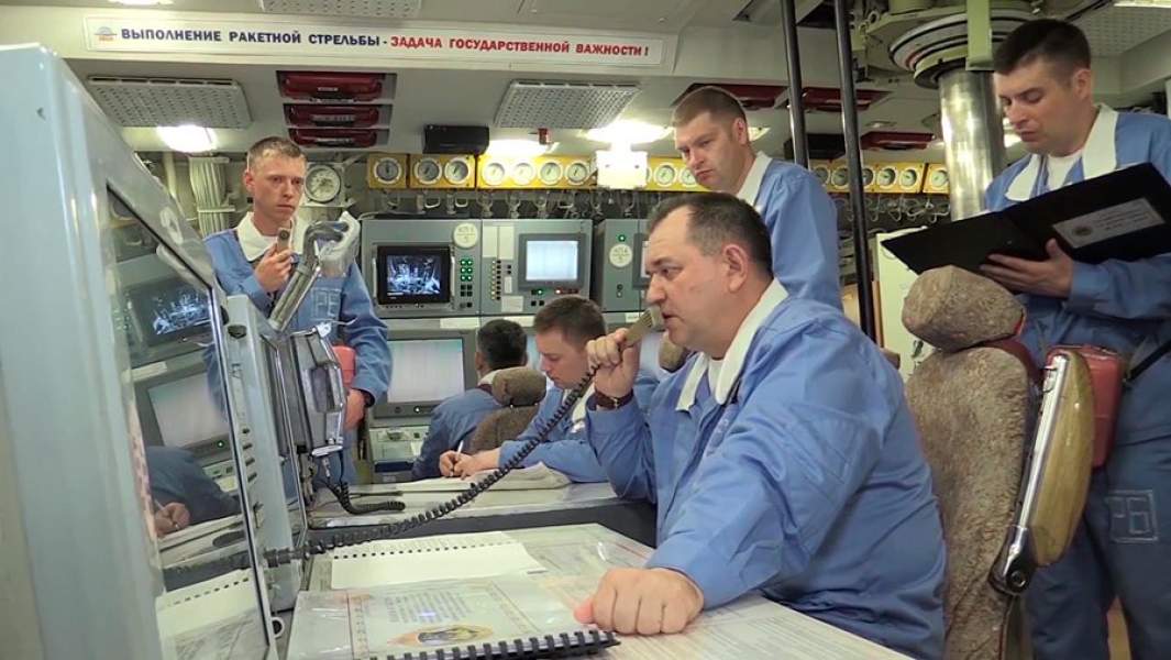Экипаж подводного крейсера «Юрий Долгорукий», с которого производится запуск ракет «Булава» по полигону Кура