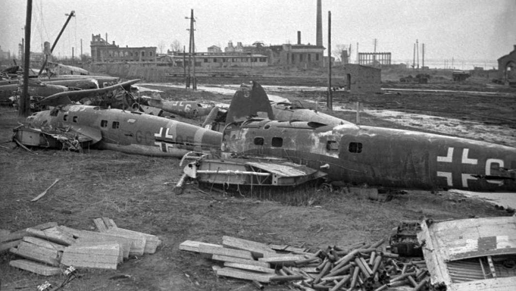 Уничтоженная советскими войсками немецкая авиация в Сталинграде