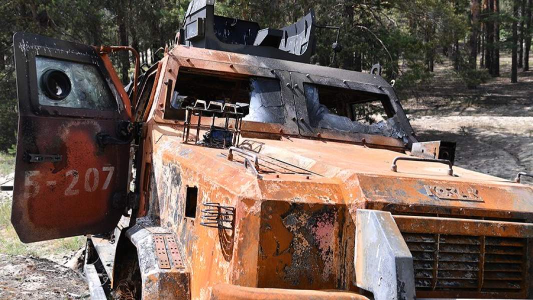 Бронеавтомобиль ВСУ типа «Козак», подбитый артиллерией ВС РФ