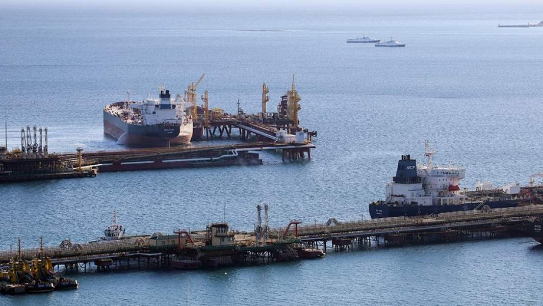 Танкеры у нефтеналивного терминала