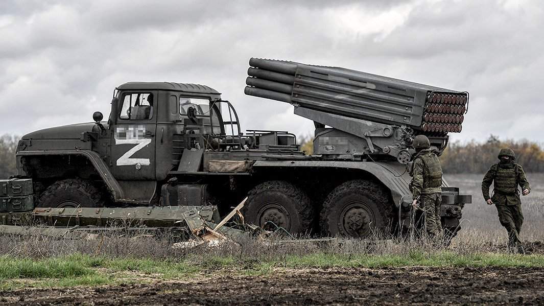 Работа расчета реактивной системы залпового огня БМ-21 «Град» ВС РФ