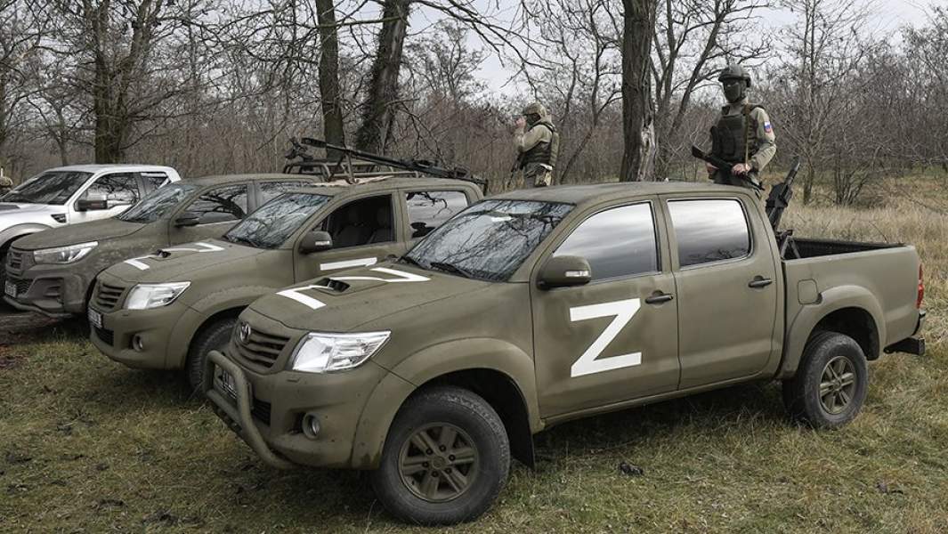 Военнослужащие добровольческого батальона имени Судоплатова во время получения ими военной техники в Запорожской области