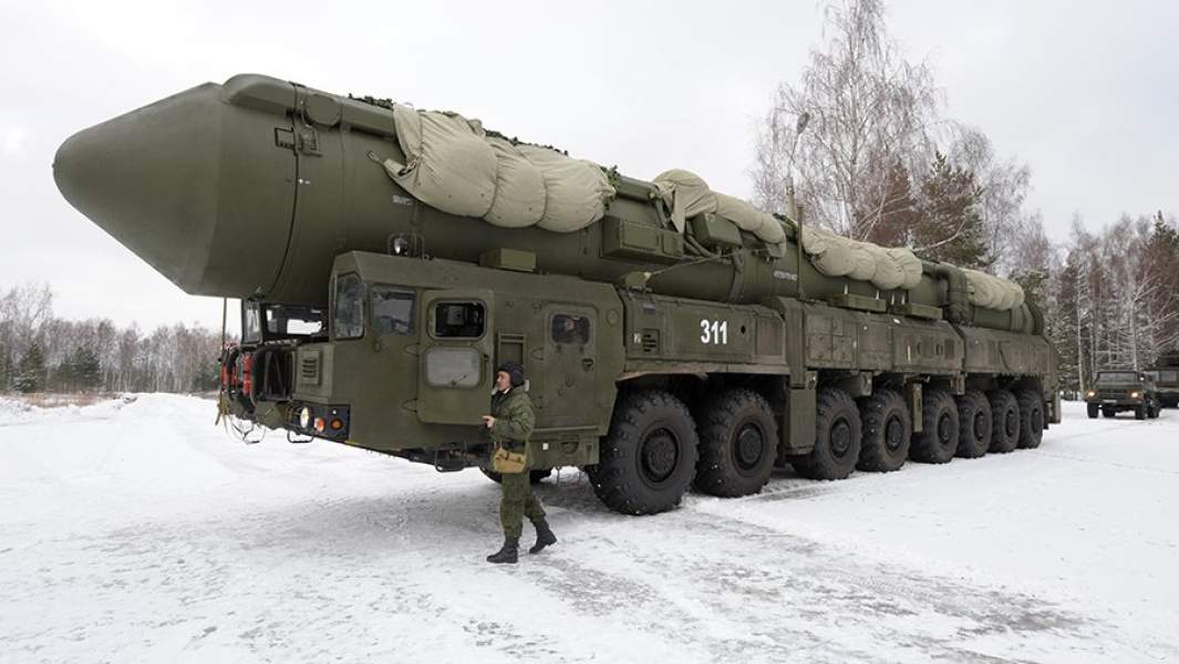 Подвижный грунтовый ракетный комплекс «Ярс» совершает марш в новый позиционный район на территории Тейковского ракетного соединения