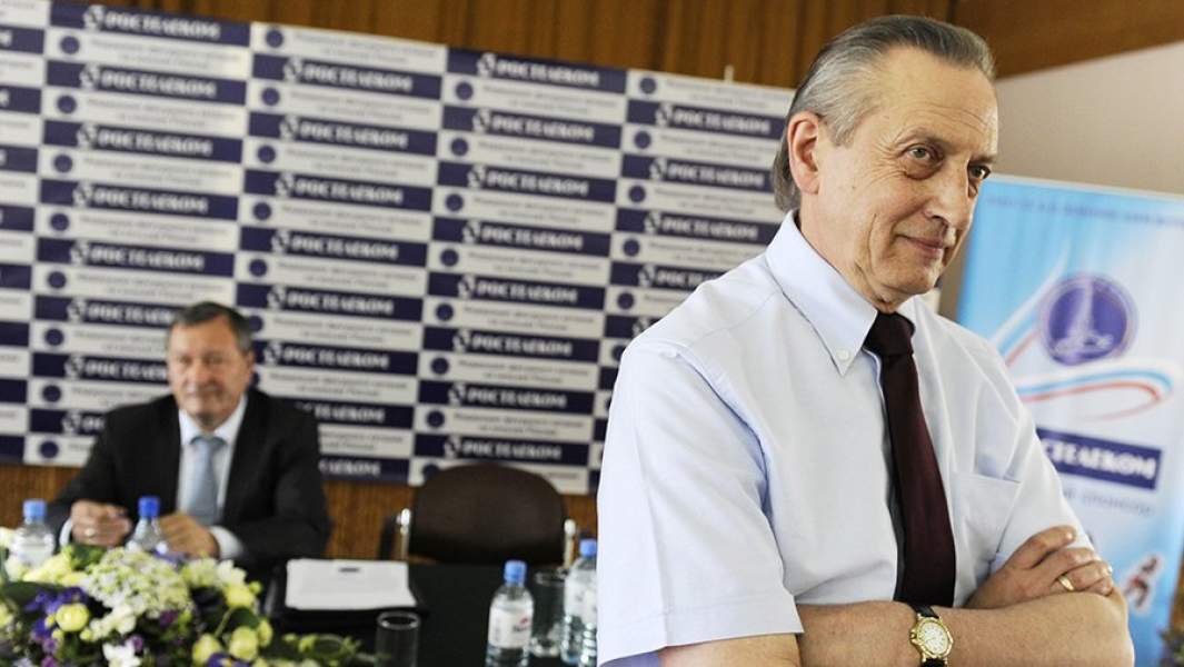 Действующий президент ФФККР Валентин Писеев и кандидат на пост президента ФФККР Александр Горшков на отчетно-выборной конференции Федерации фигурного катания на коньках России. 2010 год