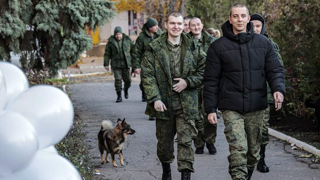 Встреча освобожденных пленных с родственниками в ДНР