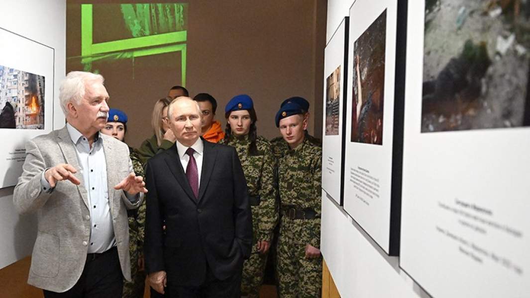 Владимир Путин на открытии выставки «Украина. На переломах эпох» в центральном выставочном зале «Манеж»