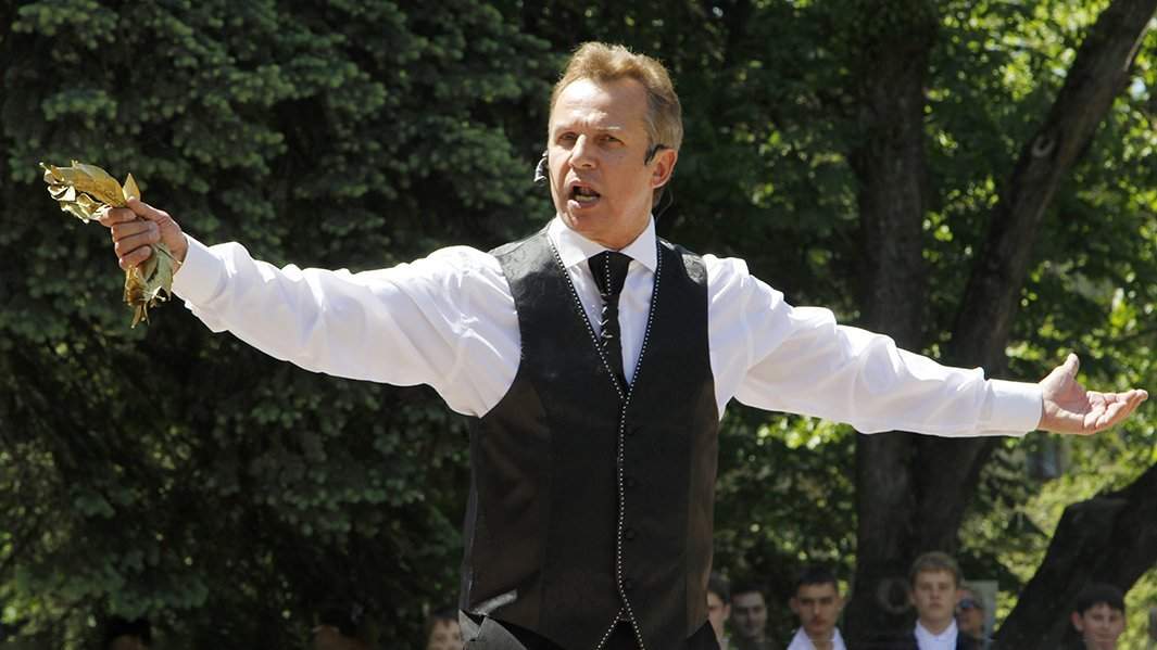 Заслуженный артист России Александр Ростов