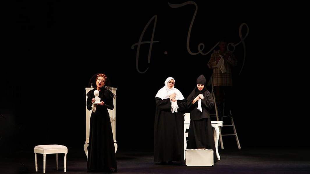 Сцена из спектакля «Водевили»