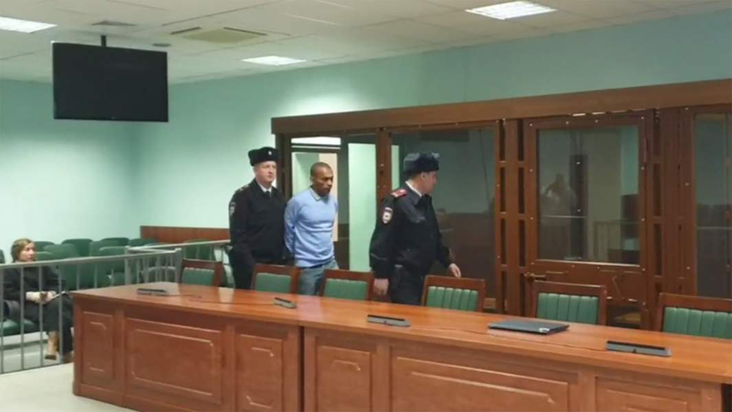 Санчес в здании суда