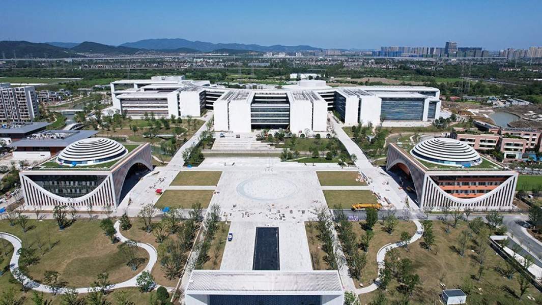 Территория нового кампуса университета в Ханчжоу, Китай