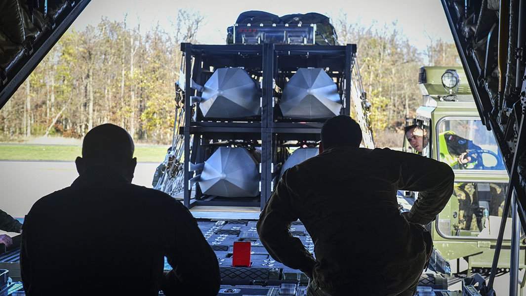 погрузка оружия