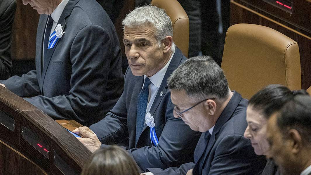 премьер Яир Лапид