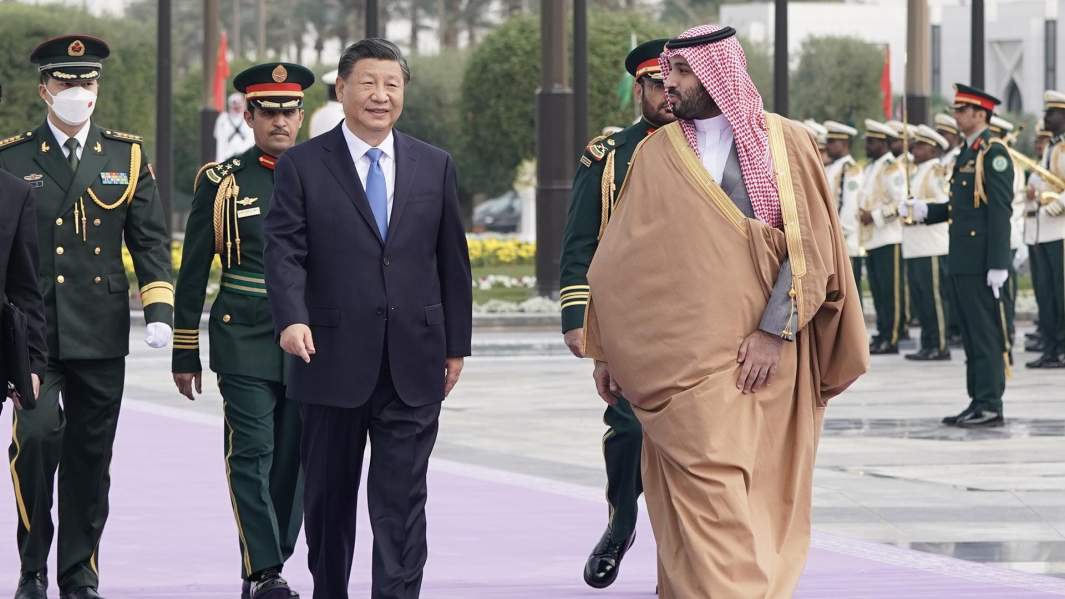 Председатель КНР Си Цзиньпин и наследный принц и премьер-министр Саудовской Аравии Мухаммед бен Салмана Аль Сауд 