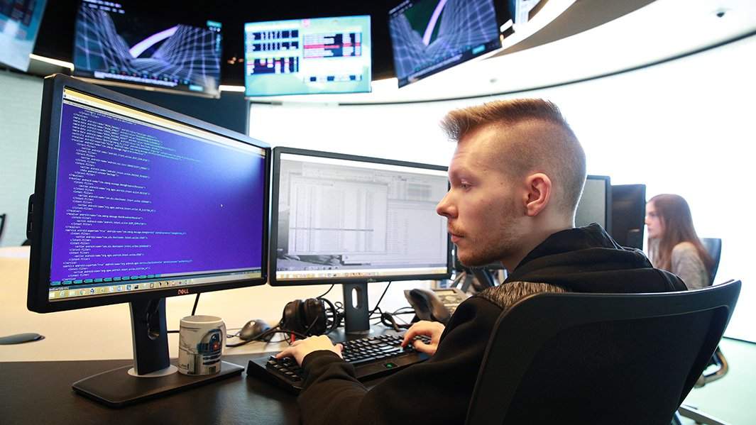 программист