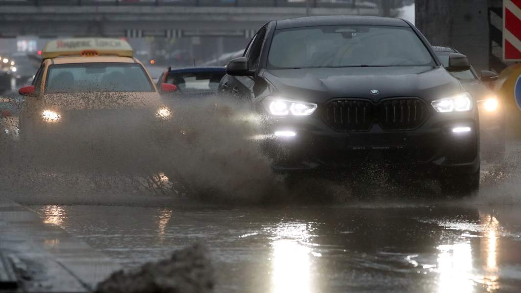 Москва, ливень 