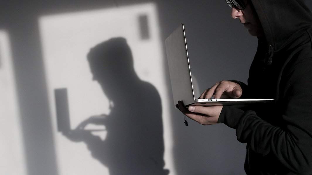 Мошенник. Хакер. Компьютер