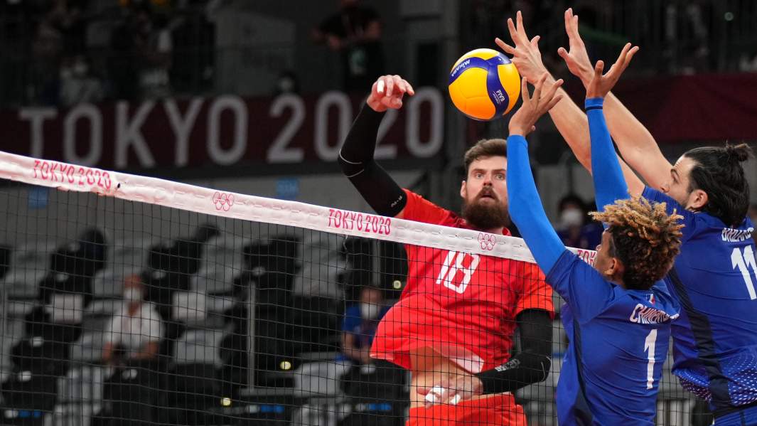 Матч по волейболу на олимпиаде в Токио