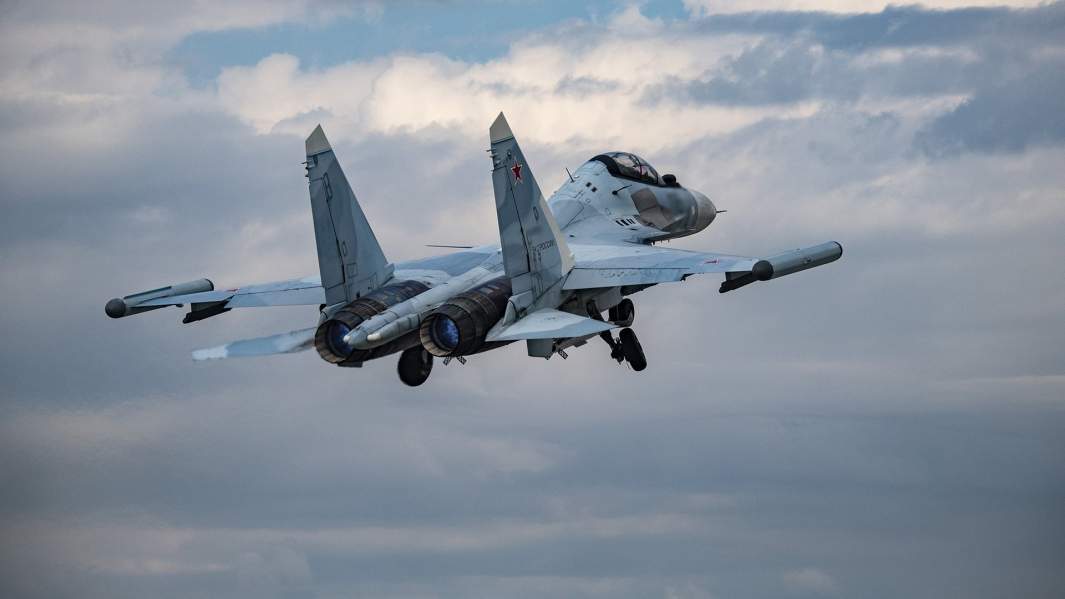 Многоцелевой истребитель Су-30СМ ВКС России