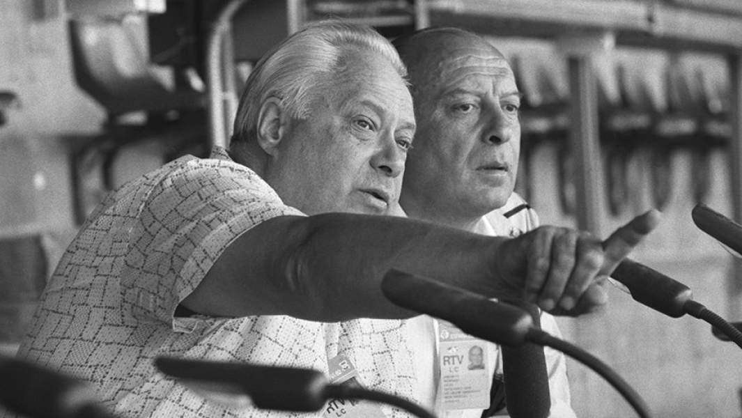 Спортивные комментаторы Николай Озеров и Константин Махарадзе во время матча СССР–Бельгия. 1982 год