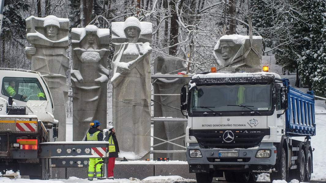 Снос памятника