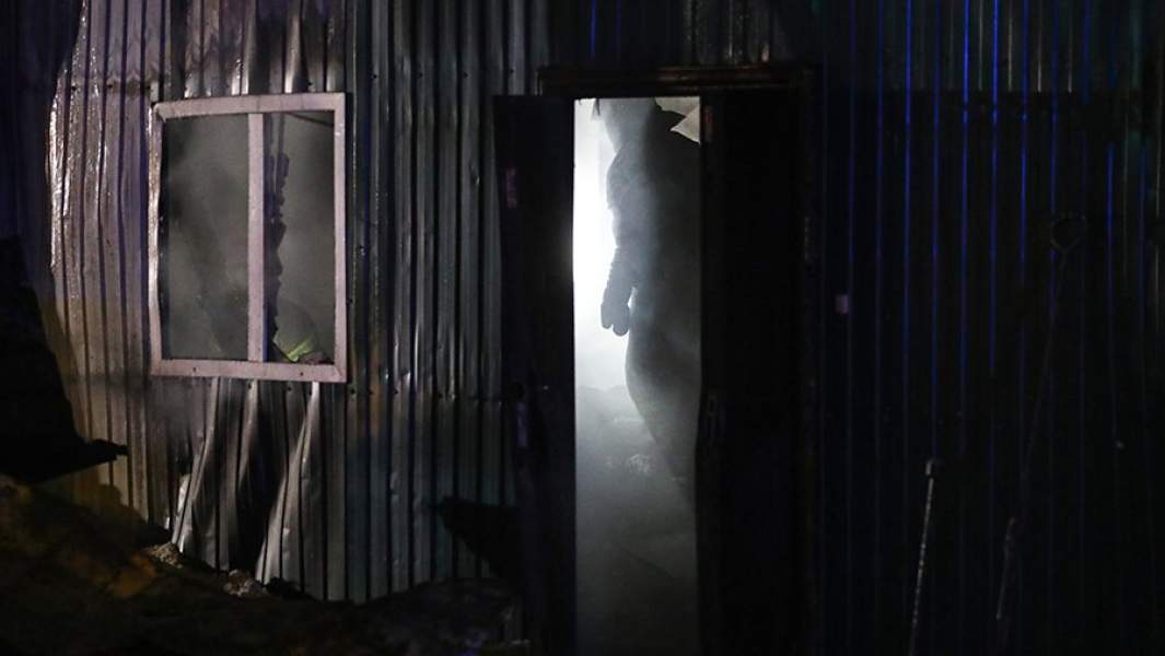 Мужчина на горящем стуле. Дело которым горишь. Сожженные документы. Дело которым горишь. Горящие бумаги.