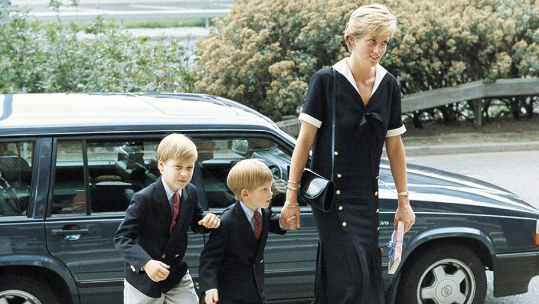 Принцесса Диана с сыновьями-принцами Вильямом и Гарри. 1990 год