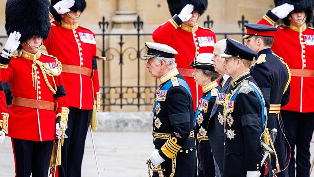 Король Карл III на церемонии похорон королевы Елизаветы II. 19 сентября 2022 года