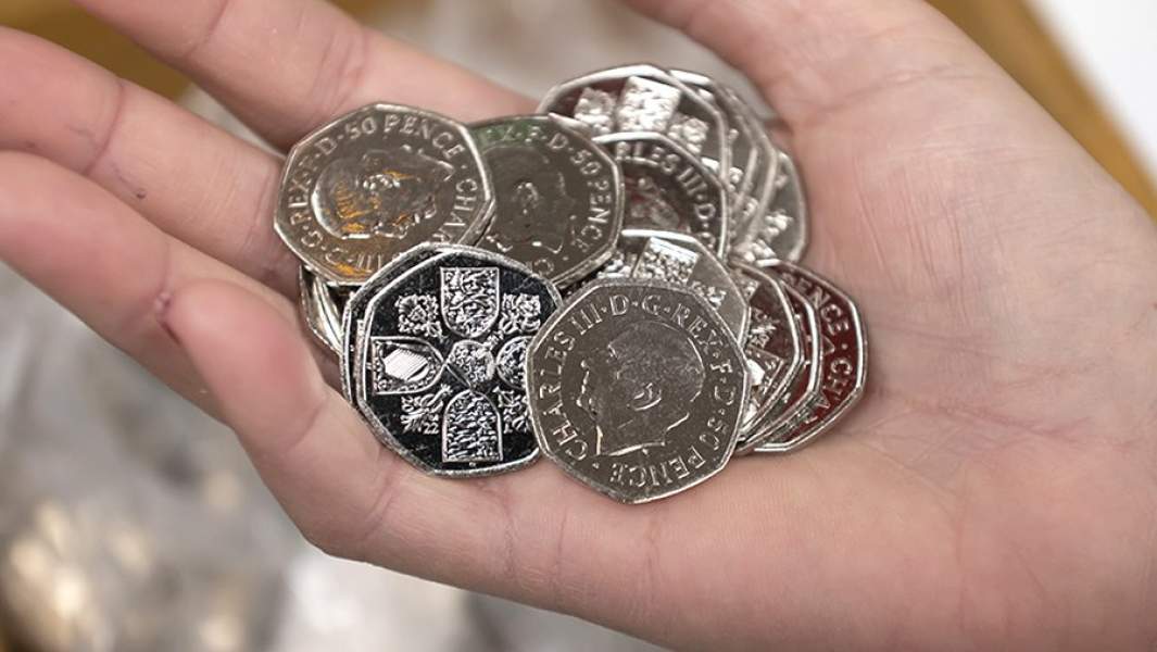 Новые монеты с изображением короля Карла III