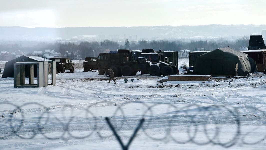 Аэропорт, Польша, военная техника
