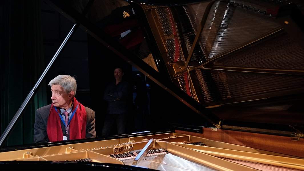 Народный артист России Владимир Овчинников 