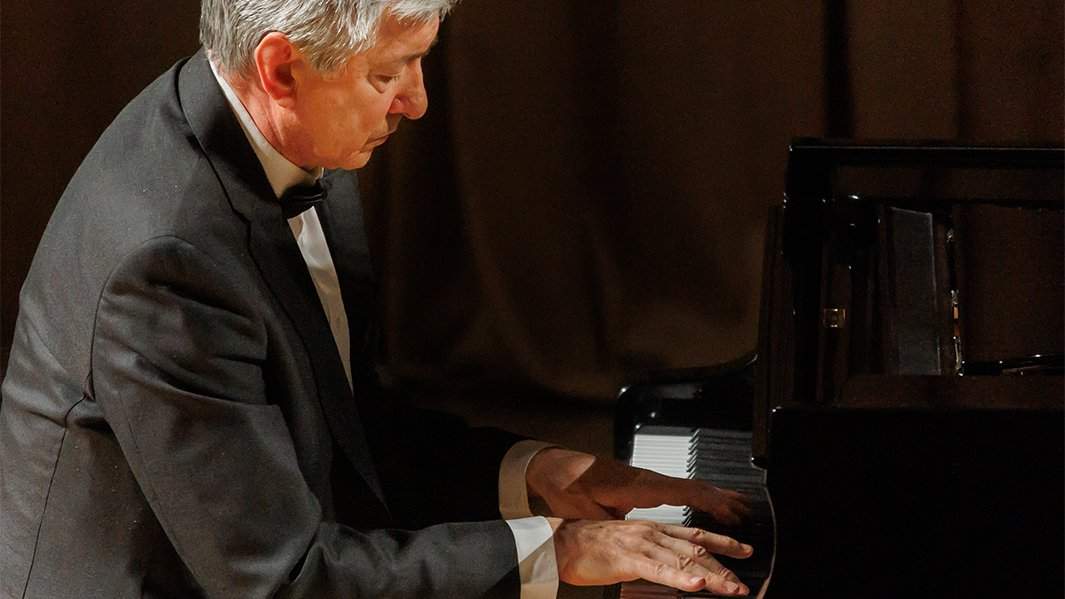 Народный артист России Владимир Овчинников 