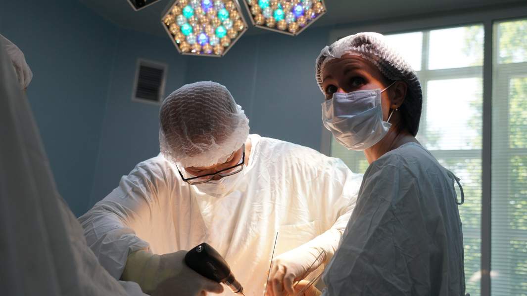 Хирург операция