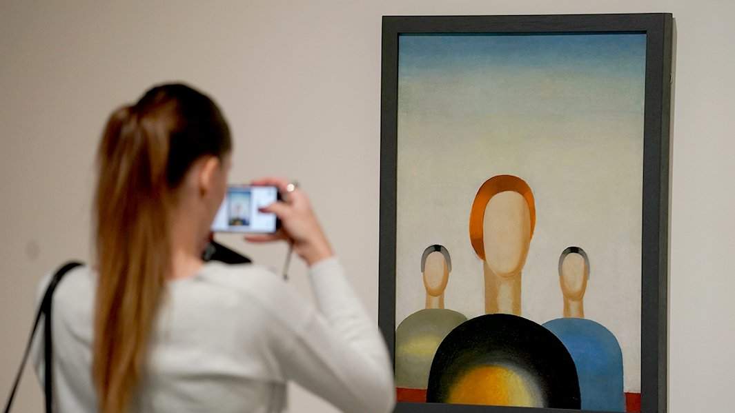 выставка Мир как беспредметность  Рождение нового искусства