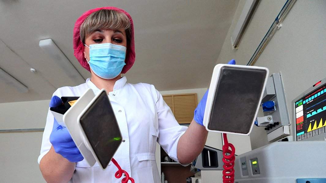 реанимация с дефибриллятором