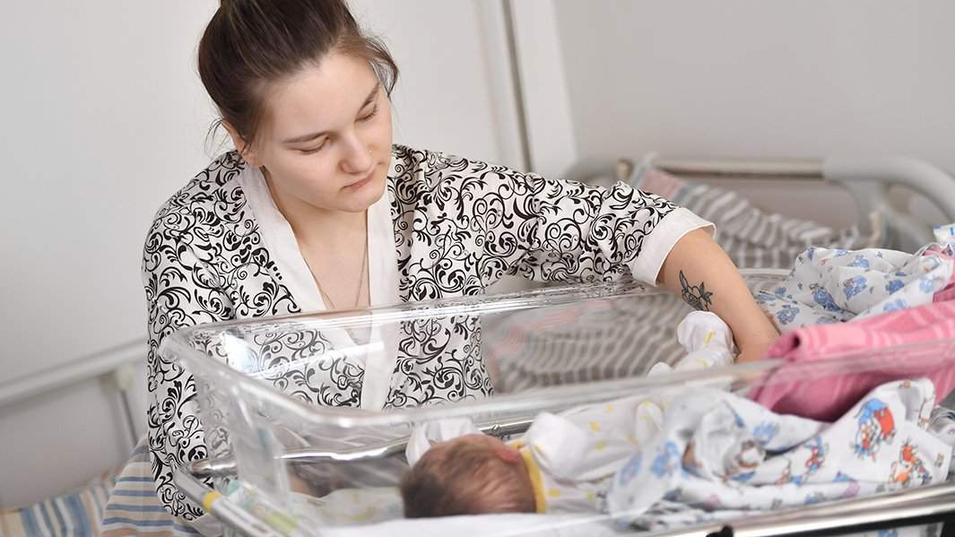 Женщина в роддоме