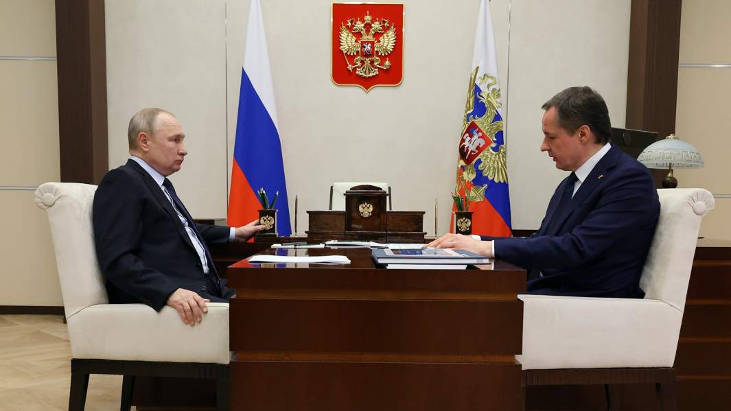 Президент РФ Владимир Путин и губернатор Белгородской области Вячеслав Гладков