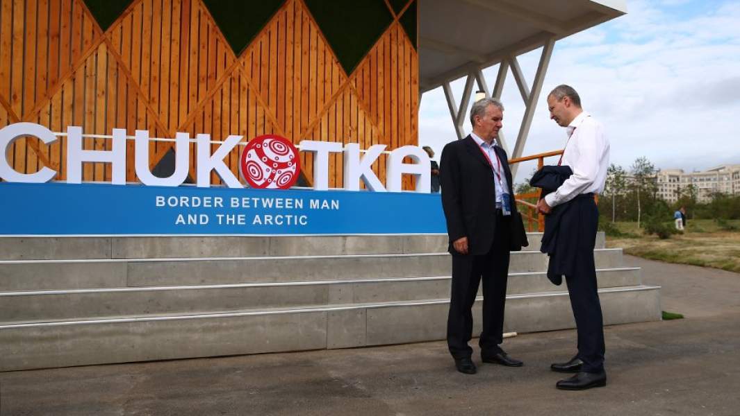 Роман Копин (справа)