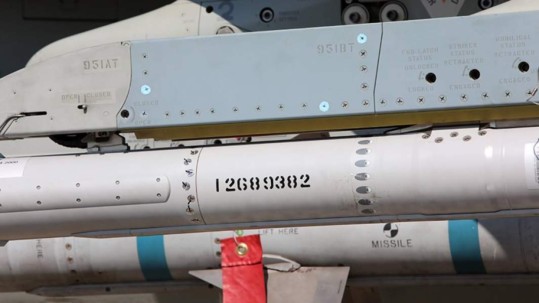  AIM-120 AMRAAM