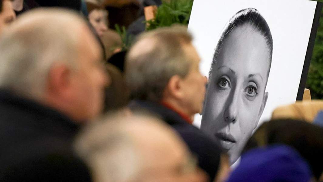 Портрет актрисы Инны Чуриковой на церемонии прощания с ней в храме Христа Спасителя